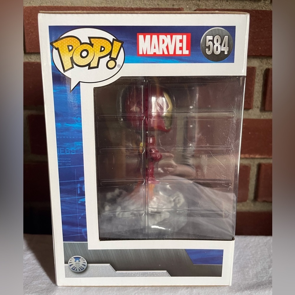 Funko Pop Deluxe Marvel Avengers Iron Man #584 - Picture 4 of 8